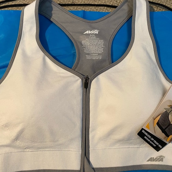 Seamless Avia Zip front bra (Medium support) - Picture 1 of 1